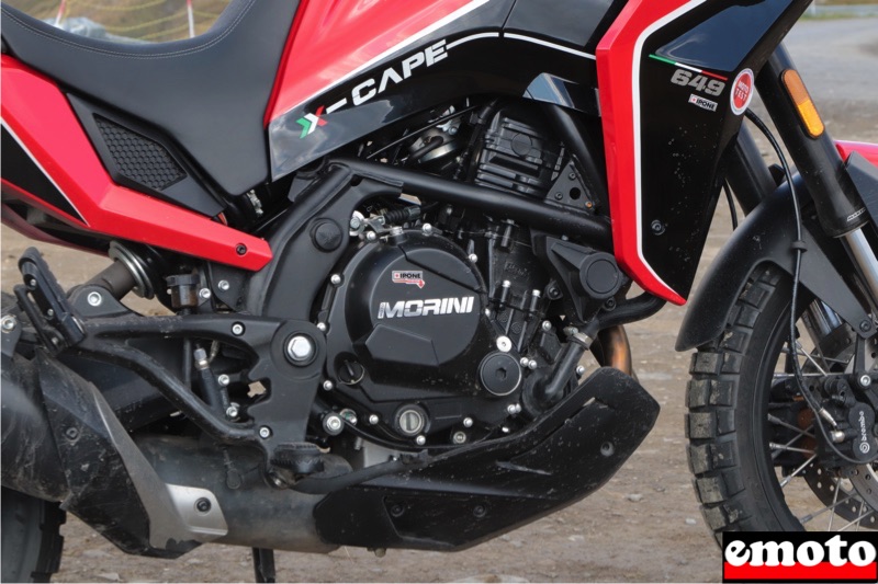 moteur bicylindre de 649 cm3 de 60cv moteur bicylindre de 649 cm3 de 60cv