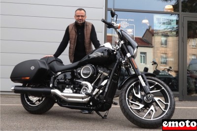 Harley-Davidson Sport Glide de Cyril chez H-D Saint Etienne