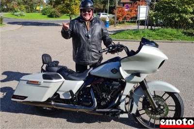 Harley-Davidson Road Glide CVO de Gérard chez H-D St Etienne