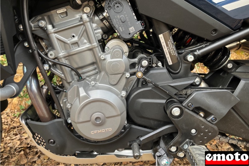 le shifter sur la touring et moteur de la ktm 790