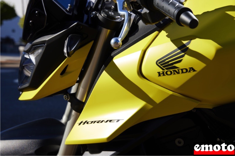 le reservoir de 15 2 l offre une bonne autonomie de plus de 300 km en usage standard le reservoir de 15 2 l offre une bonne autonomie de plus de 300 km en usage standard