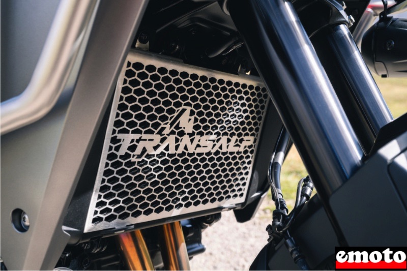 Honda Transalp 750 : Tarifs de tous les accessoires 2023, accessoire honda transalp 750 grille de protection de radiateur