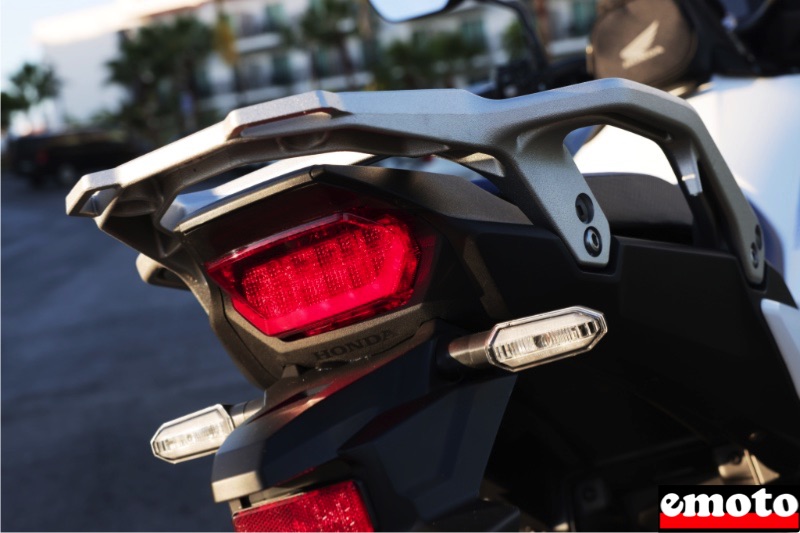 la poupe ressemble a celle de l africa twin la poupe ressemble a celle de l africa twin