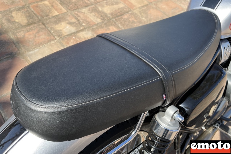 seul ou a deux la selle est assez confortable pour l usage de cette bsa seul ou a deux la selle est assez confortable pour l usage de cette bsa