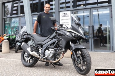 Suzuki V-Strom 650 de Mike chez DSN Motos à Marmande