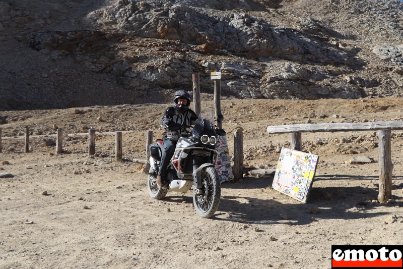 arrivee au col du sommeiller la piste cote francais n existe pas pour les vehicules a moteur