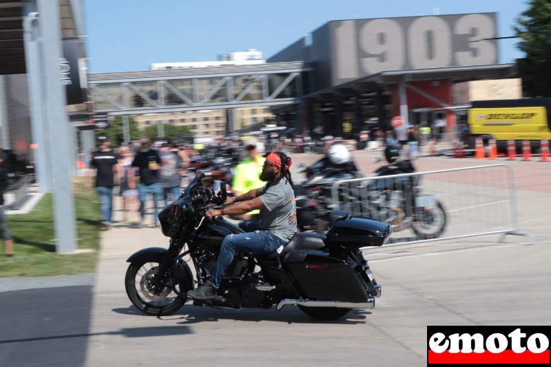 street glide et road glide sans doute les modeles les plus representes a milwaukee street glide et road glide sans doute les modeles les plus representes a milwaukee