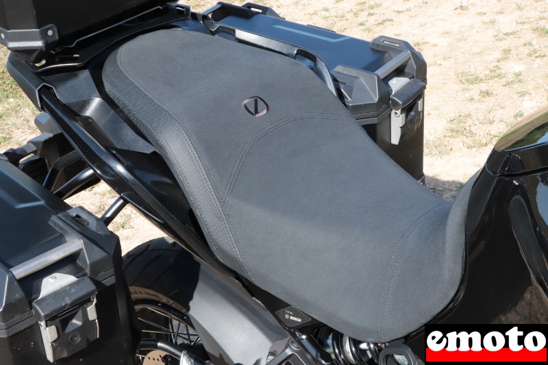 selle en une piece confortable pour tout le monde le pilote et le passager selle en une piece confortable pour tout le monde le pilote et le passager