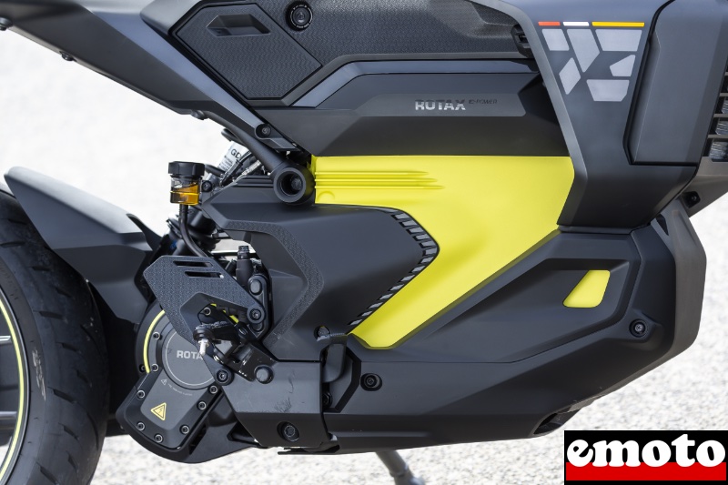 integration parfaite du moteur de la batterie et de l onduleur par la branche electrique de rotax integration parfaite du moteur de la batterie et de l onduleur par la branche electrique de rotax