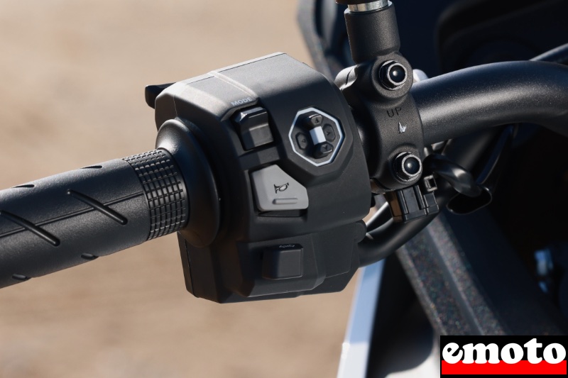 nouveau commodo gauche avec le joystick et le bouton pour changer de mode directement nouveau commodo gauche avec le joystick et le bouton pour changer de mode directement
