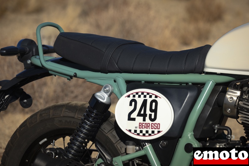 autre finition pour la selle sur ce coloris autre finition pour la selle sur ce coloris