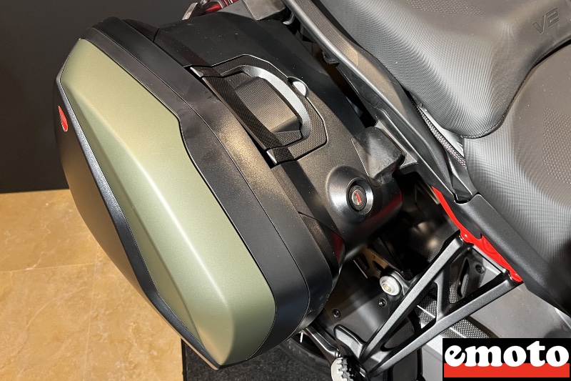valises laterales en plastique pour la multistrada v2 ou v2s d une capacite totale de 60 litres valises laterales en plastique pour la multistrada v2 ou v2s d une capacite totale de 60 litres