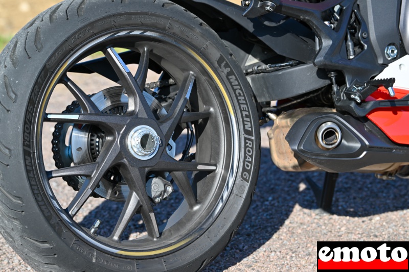 monobras en aluminium sur cette k750 a moins de 7000 euros monobras en aluminium sur cette k750 a moins de 7000 euros