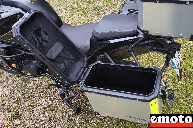 valises avec un revetement interieur et des pochettes dans le couvercle valises avec un revetement interieur et des pochettes dans le couvercle