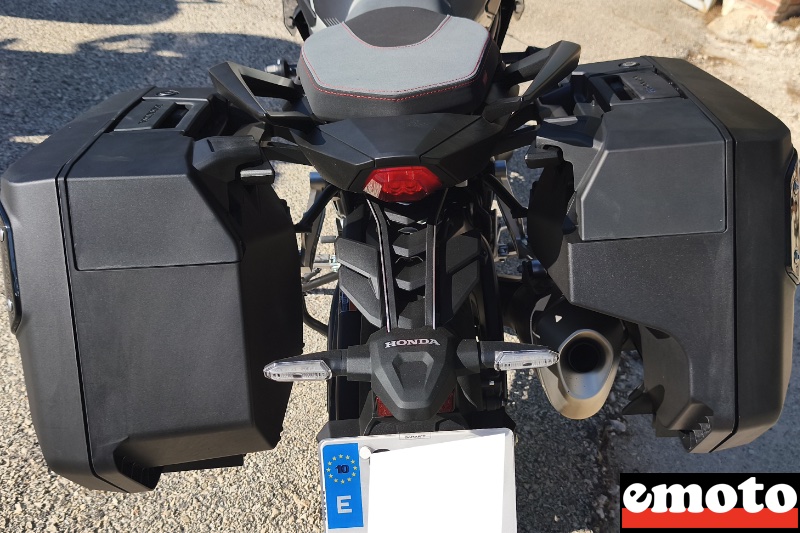 valise de gauche de 37 litres identique a celle de la nt valise de droite de seulement 28 litres