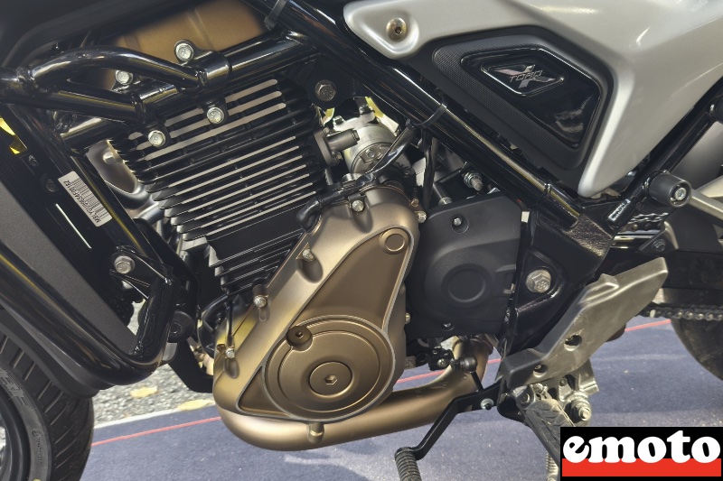 moteur monocylindre a refroidissement air huile cote gauche