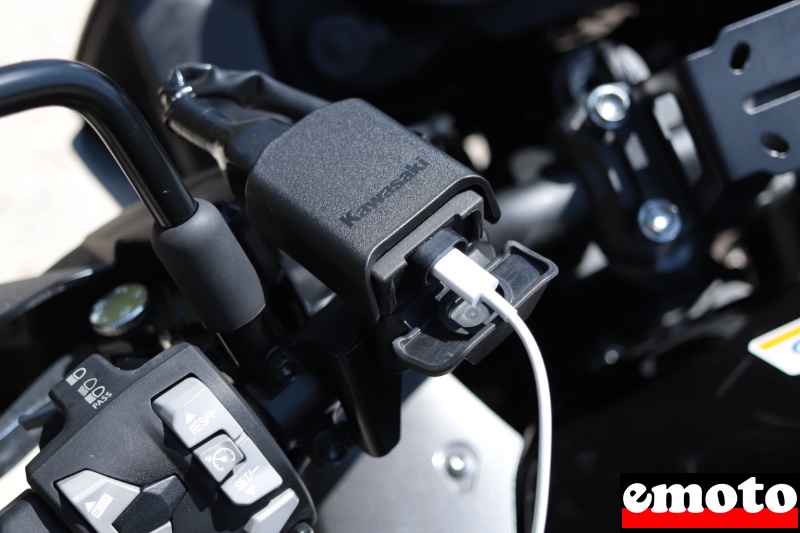 prise usb c ajoutee sur le guidon ce n est pas une option mais ca pourrait etre mieux integre