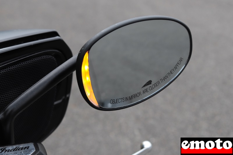 alerte d angle mort parfaitement visible c est immanquable