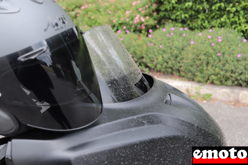 protection du pare brise ultra efficace quand on voit l etat de celui ci et de ma visiere
