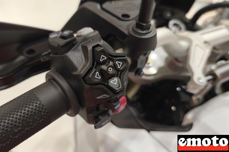 commodo pour naviguer dans les menus