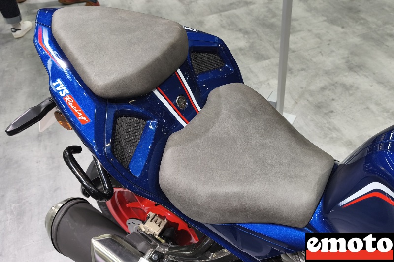 selle et poignees pour le passager