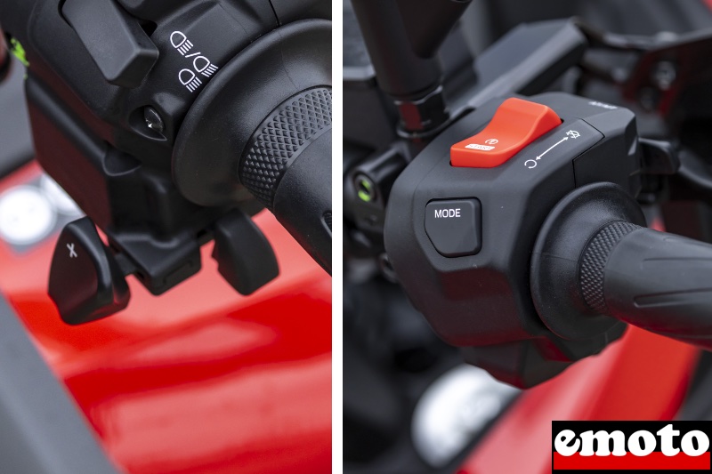 a la main gauche les gachettes de selection a droite le bouton pour changer de mode et a l index pour passer du mode automatique a manuel