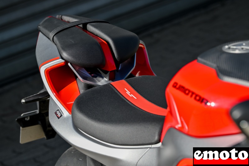 on retrouve le dessin de la poupe partage sur pas mal de srk rr ou non