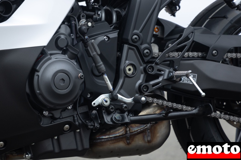 on peut placer le point d encrage du shifter devant ou derriere l axe pour avoir une selection standard ou inversee