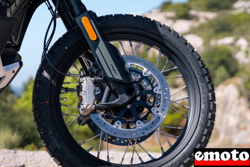 fourche inversee kayaba de 48 mm et freinage brembo pour la mt x c est efficace fourche inversee kayaba de 48 mm et freinage brembo pour la mt x c est efficace