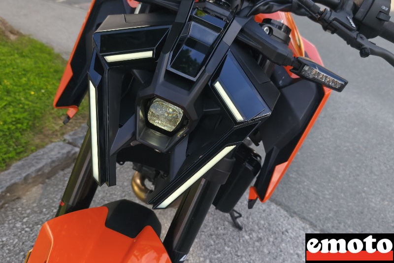 phare et feu diurne a led comme sur la duke 990 et la superduke 1390
