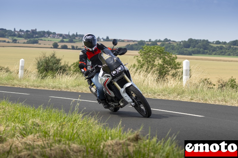 ducati desertx v2 une toute nouvelle moto encore plus typee tt